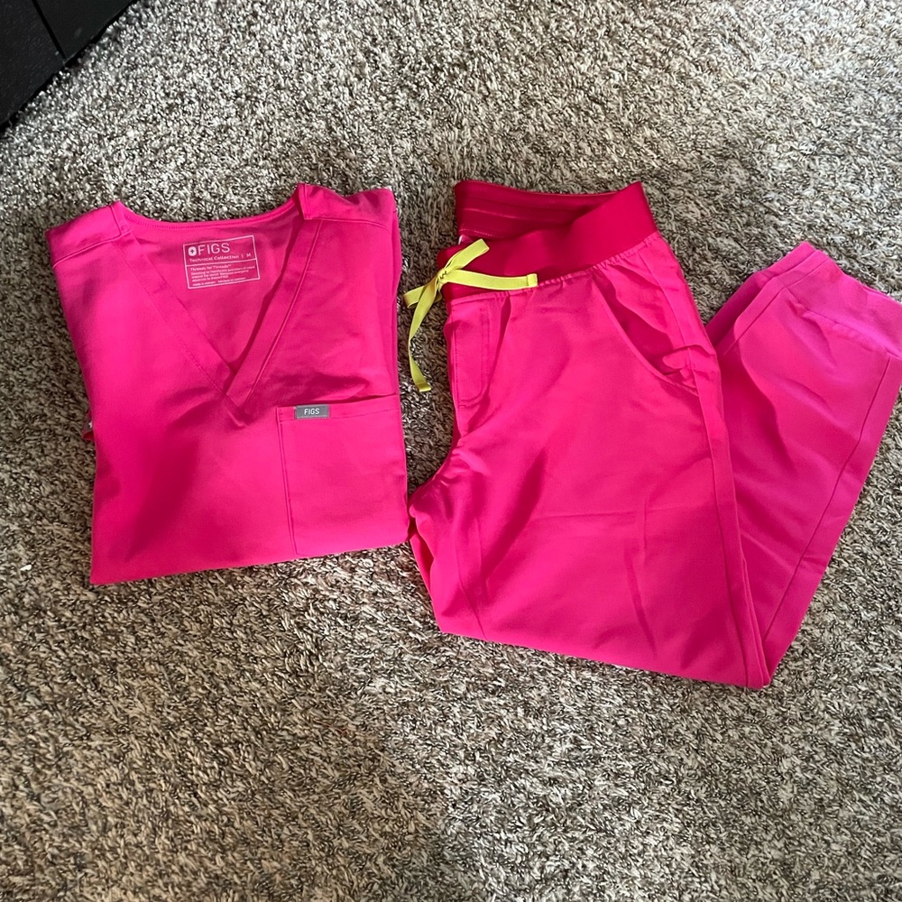 FIGS scrub set. NWOT top is medium, bottoms are medium petite